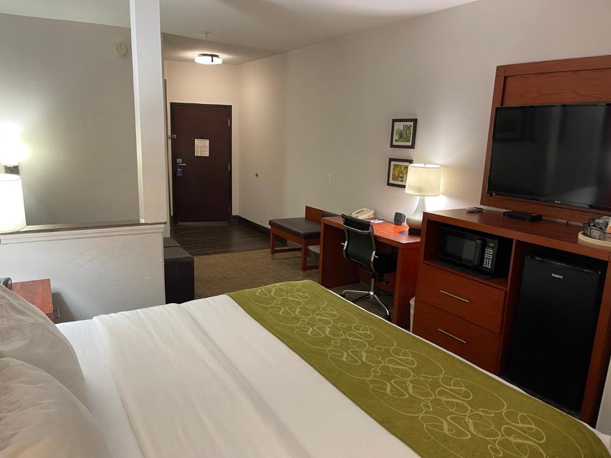 Comfort Charles 3* Lake Charles